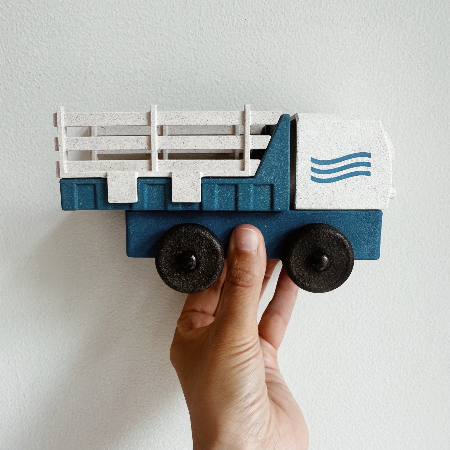 Stake Truck Puzzle Blue