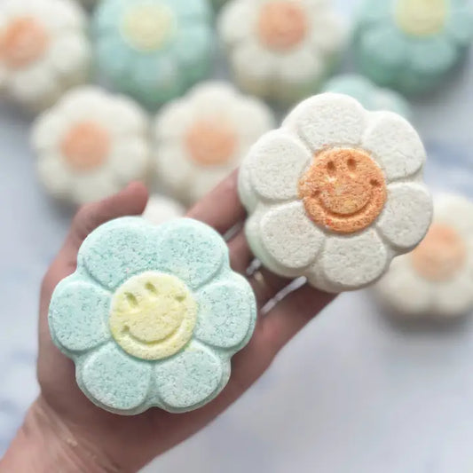 Happy Daisy Bath Bomb ( 2 Colors )