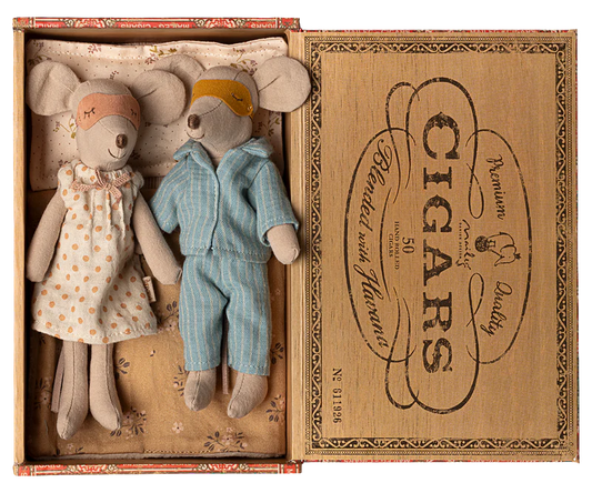 Maileg Mum & Dad in Cigar Box