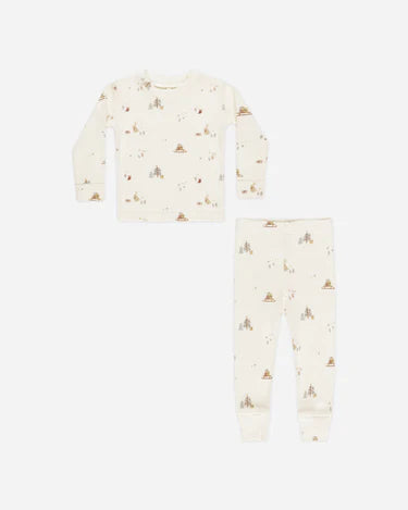 Rylee & Cru Organic Long Sleeve Pajama Set Presents